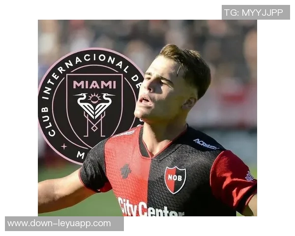 罗马诺透露顶级俱乐部盯上19岁中场斯米特转会费或超4000万欧